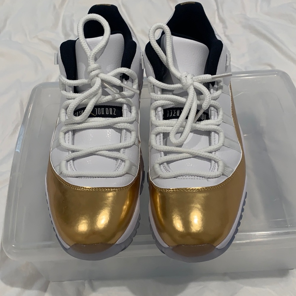 Almost new Jordan 11 GOLD